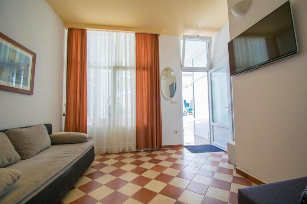 Villa Kameni dvori Baška Voda Esterno foto